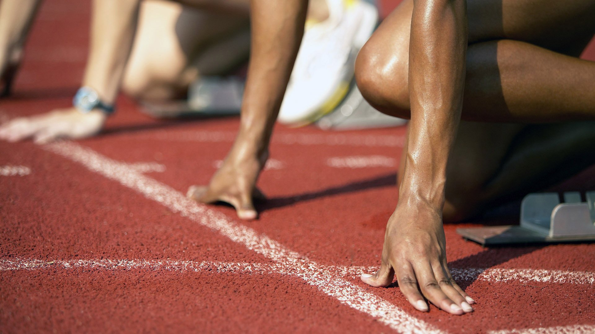 拉尼·帕利斯特冲刺瞬间吸引全场目光，帕尼尼利拉德