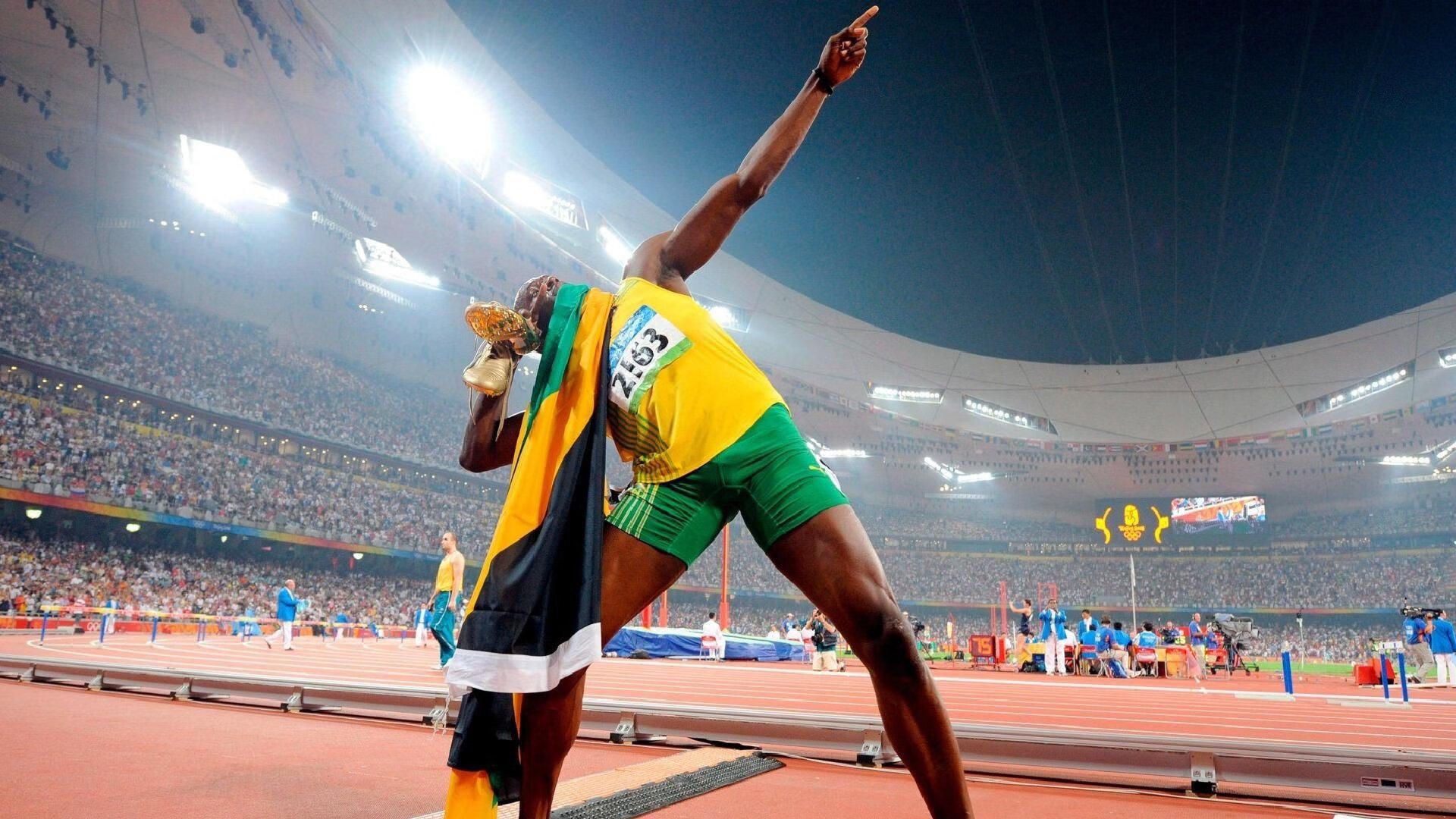 波尔曼凭借灵活的步伐和决策力，带领袋鼠队逆转局势，波尔曼休闲会所怎么样